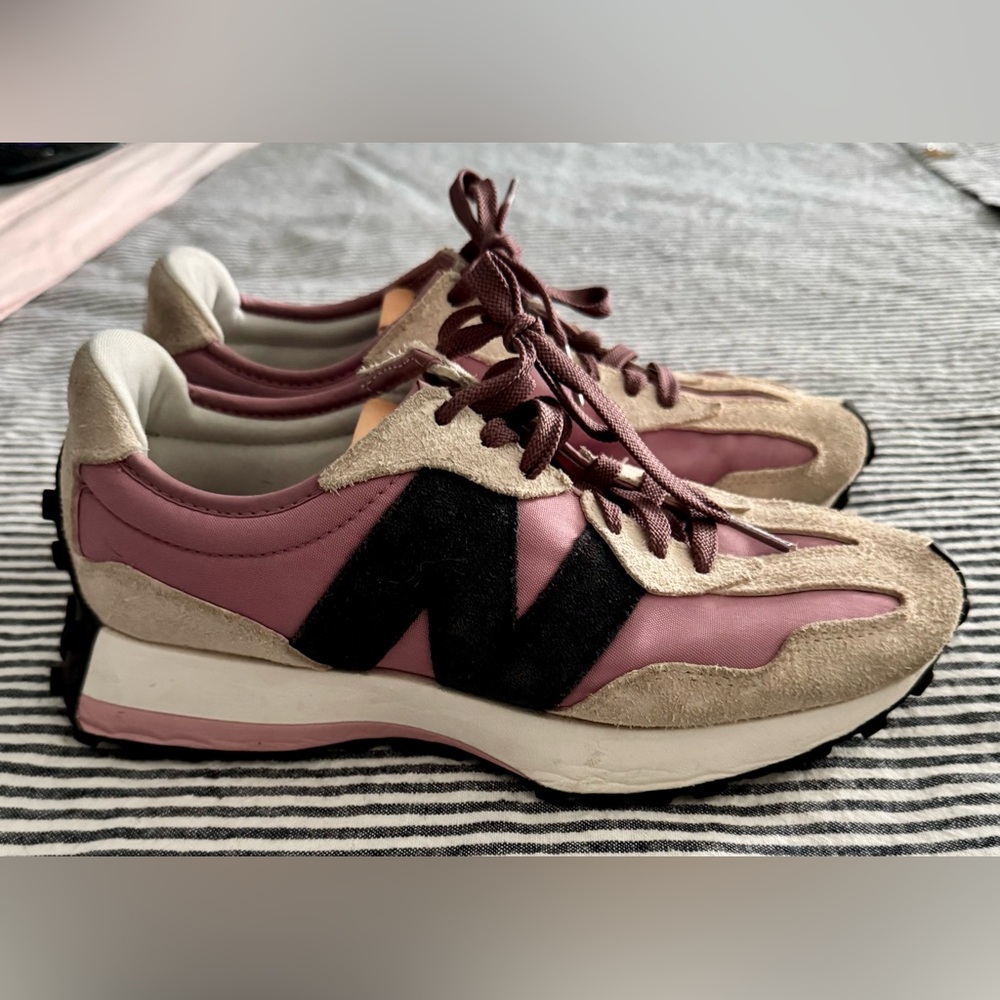 New Balance 327